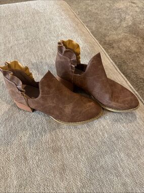 Women's Brown Ruffle Ankle Booties